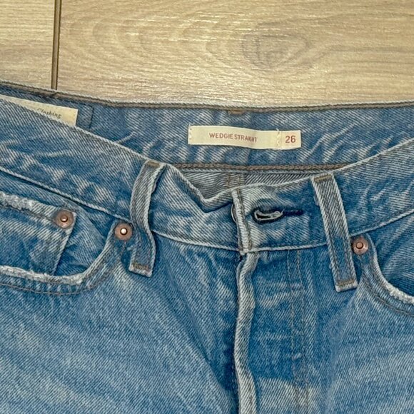 Levi’s Wedgie Straight in Oxnard Haze Medium Wash Size 26 x 28 - Picture 4 of 6